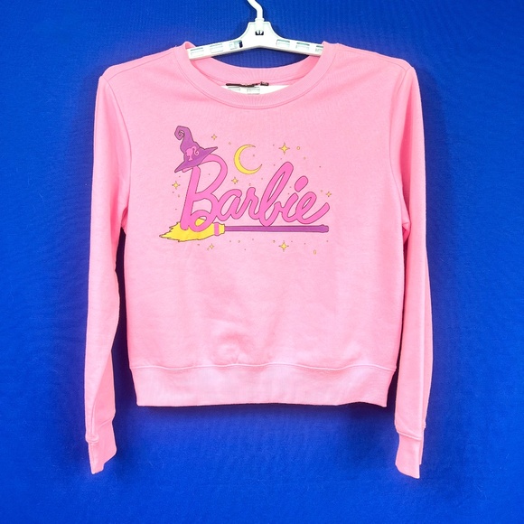 NWT🤩 |•BARBIE•| Adorable Pink Sweatshirt Size Medium - Picture 1 of 9